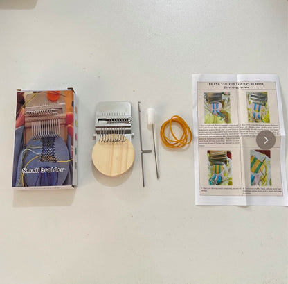 🧵 Portable weaving loom – manual control, wood & steel build