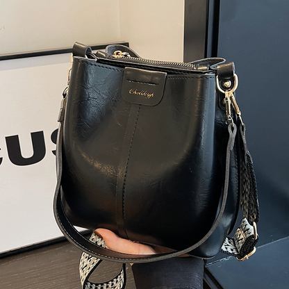👜 50% OFF NOW! 🎀 Women's Vintage Large-Capacity Shoulder Bucket Bag – Spacious, Stylish & Perfect for Daily Commute – Elegant, Versatile & Timeless 💫